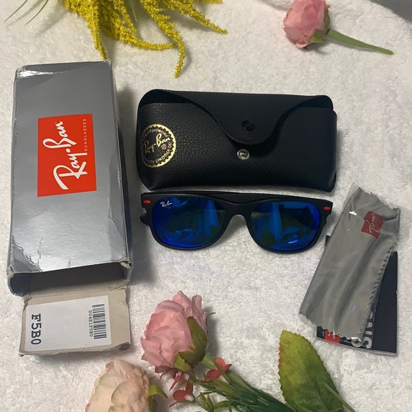 Brand new Ray-ban sunglasses 🕶